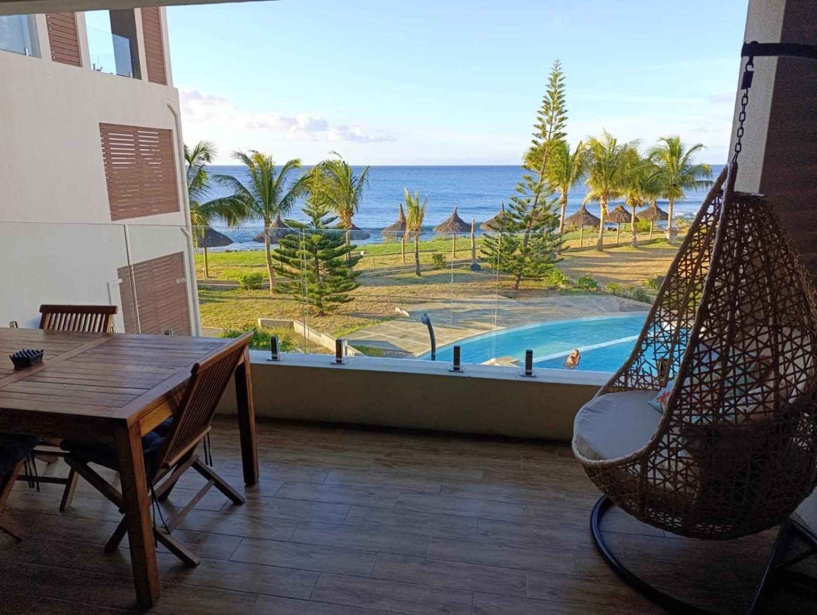 Magnificent Sea-View Apartment Flic-en-Flacq Exterior foto